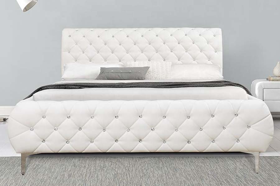 1586 ホワイト PU レザー ソフト木製フレーム布張りベッド